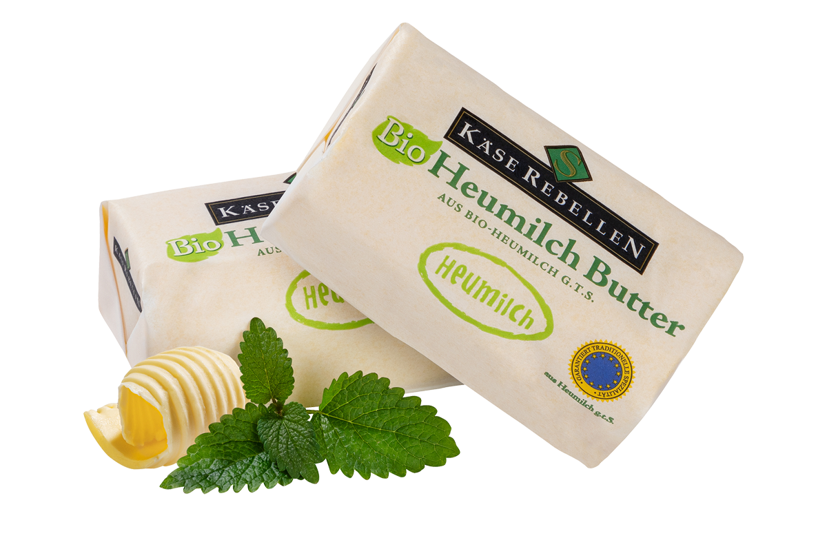 zwei Stück cremige Bio Heumilch Butter