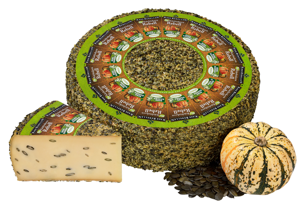 Bio Schnittkäse mit Kürbiskernen im Kästeig