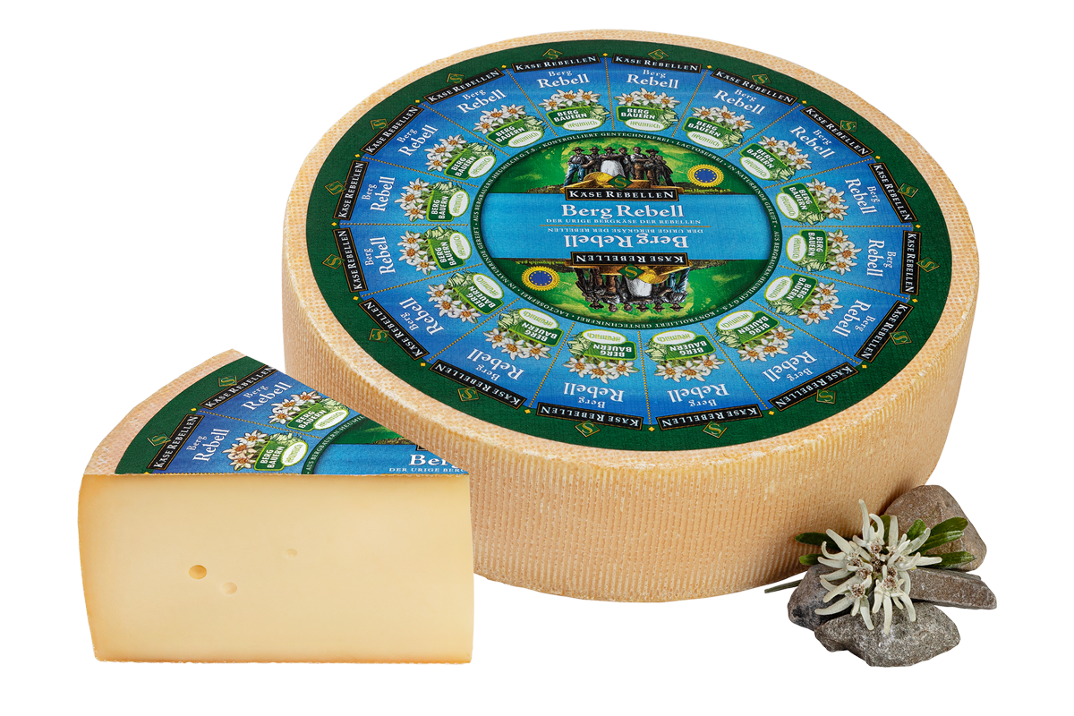 cremiger Bergkäse mit Steinen und Edelweiß