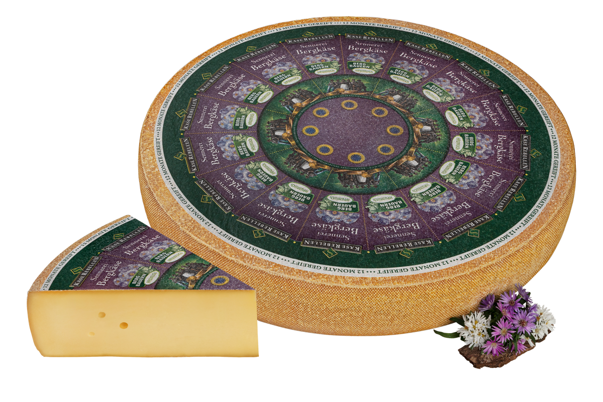 Bergkäse 12 Monate gereift verziert mit Blumen