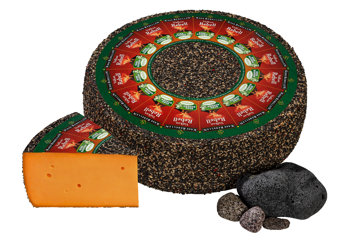Scharfer Käse mit Pfeffer, Chili und Schwarzkümmel affiniert