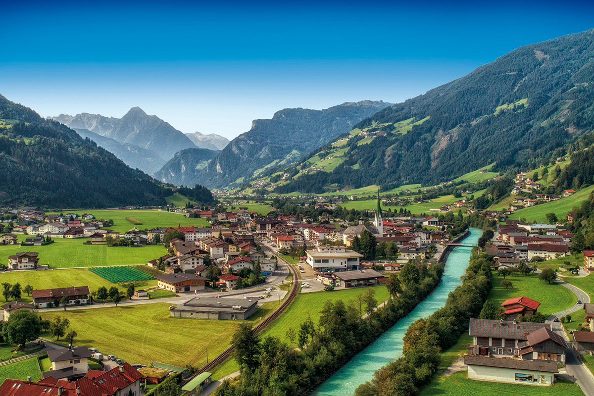 Luftaufnahme von Zell am Ziller 